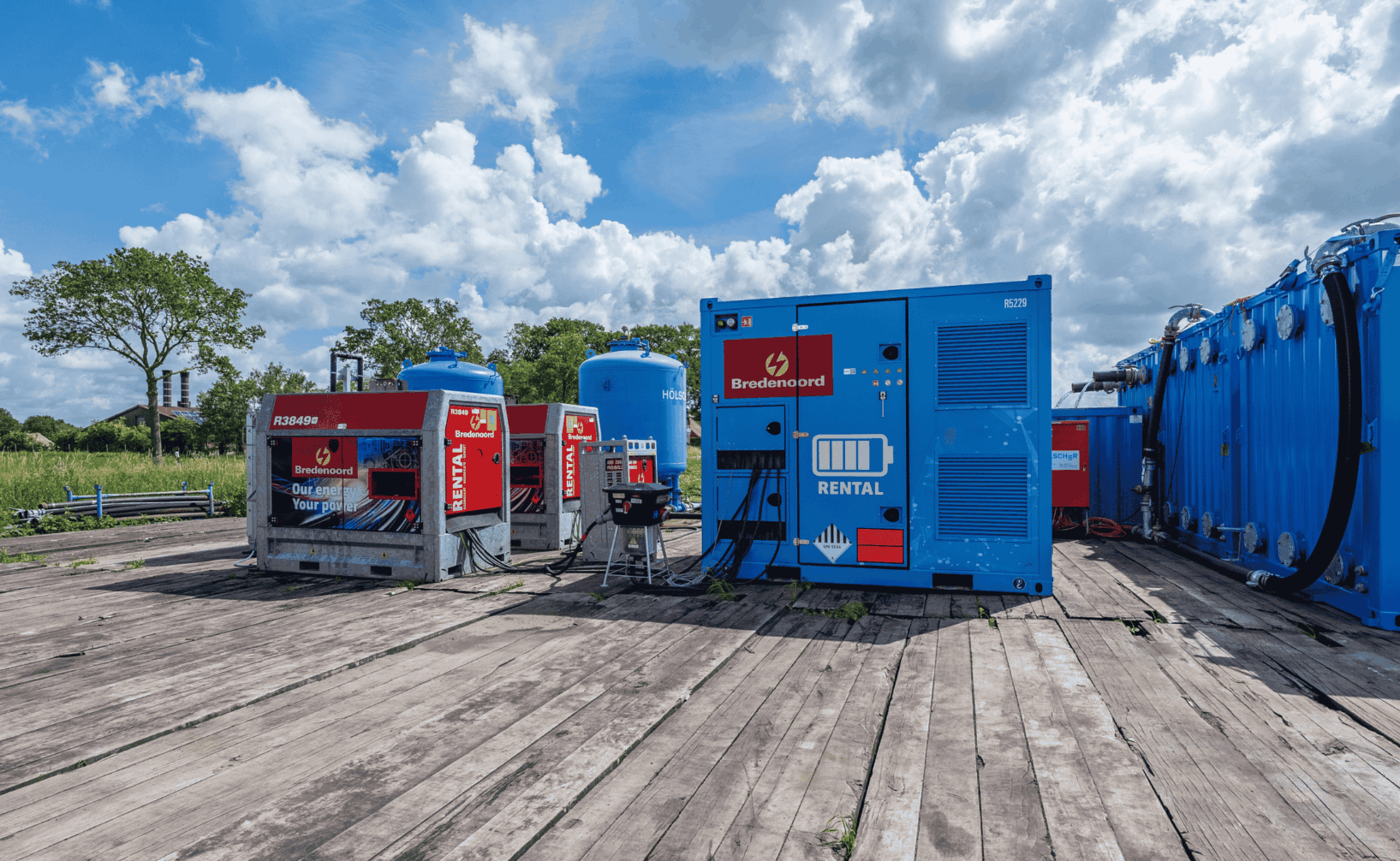 Geräusch- & emissionsarm: Bredenoord Hybrid-Set bestehend aus BB150 & 60 kVA Stage V Power Aggregat